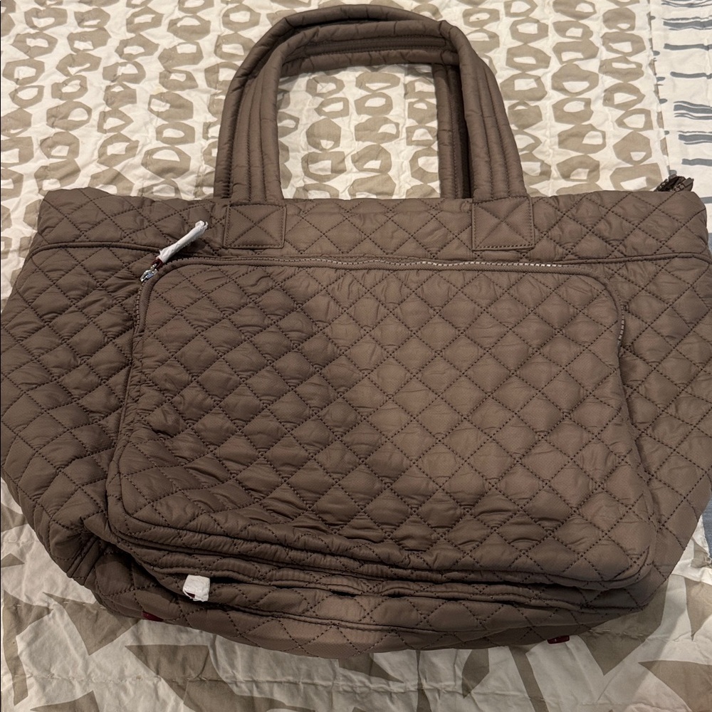 Traveling soon?? NWOT MZ Wallace Morning Dove Large Metro Travel Tote Bag - Picture 2 of 6